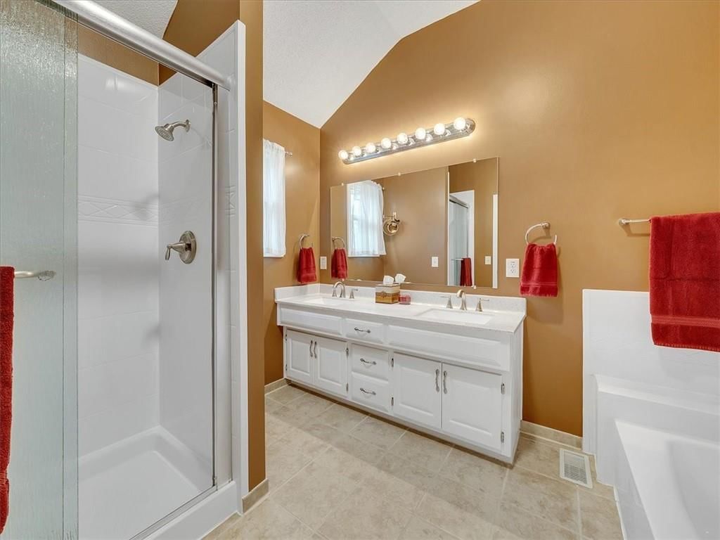 11604 S Burch Street — photo 15