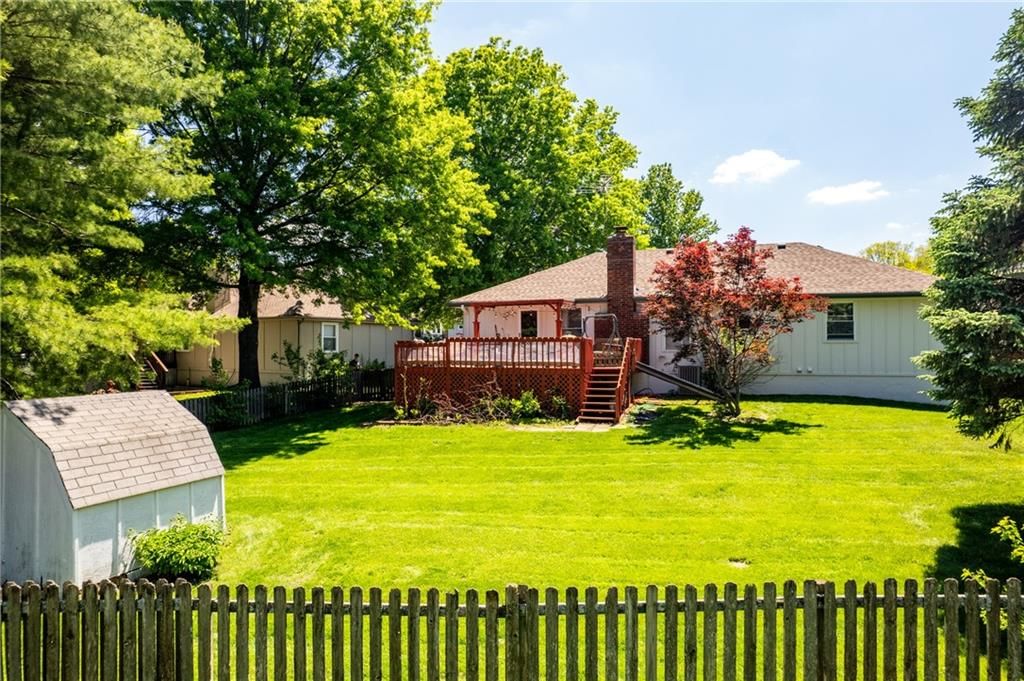 2100 NE Knollbrook Street — photo 22