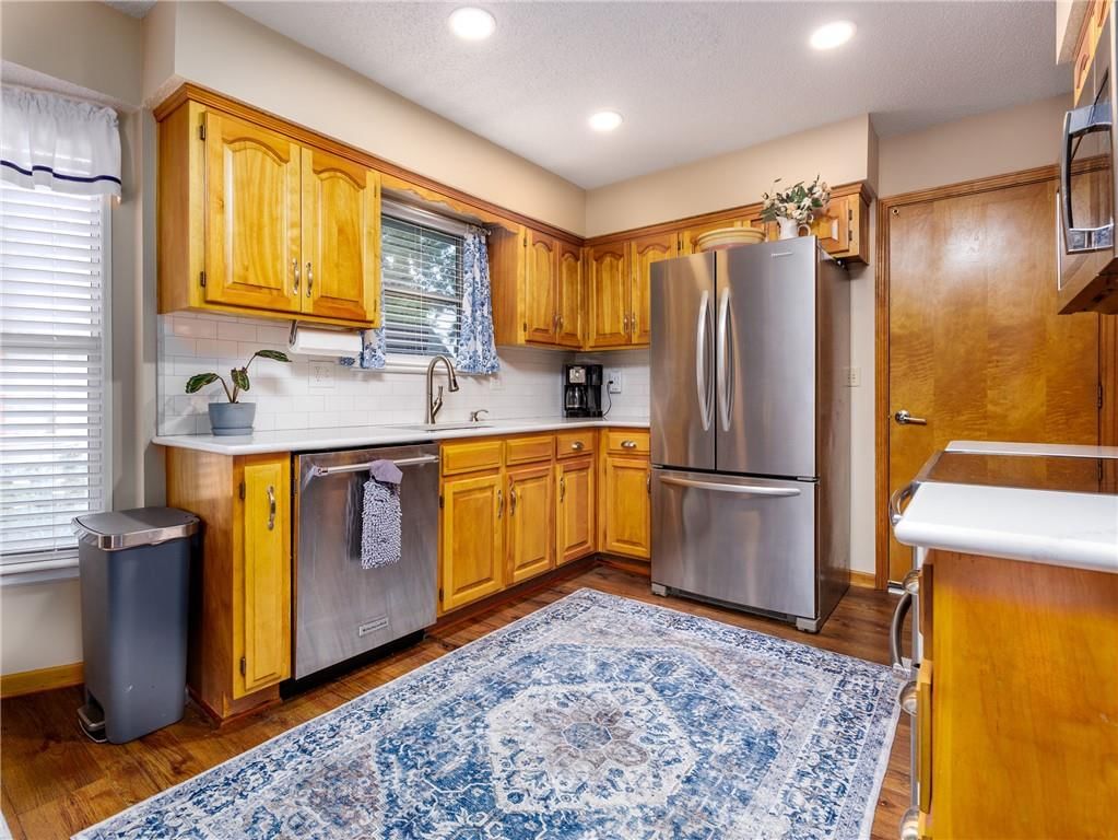 2100 NE Knollbrook Street — photo 9