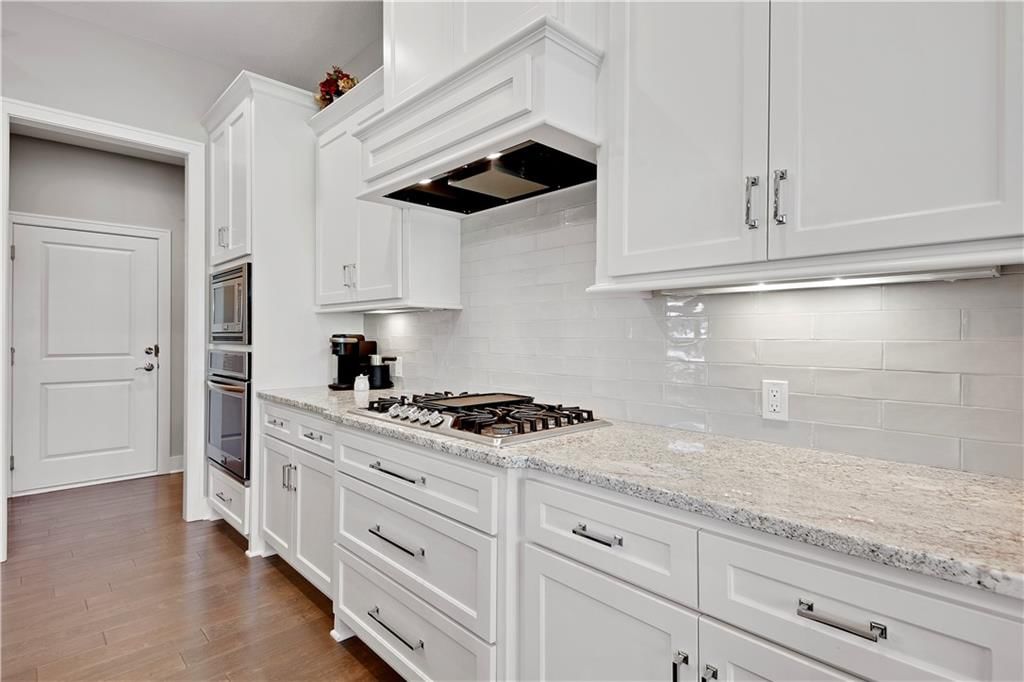 11478 S Longview Road — photo 9