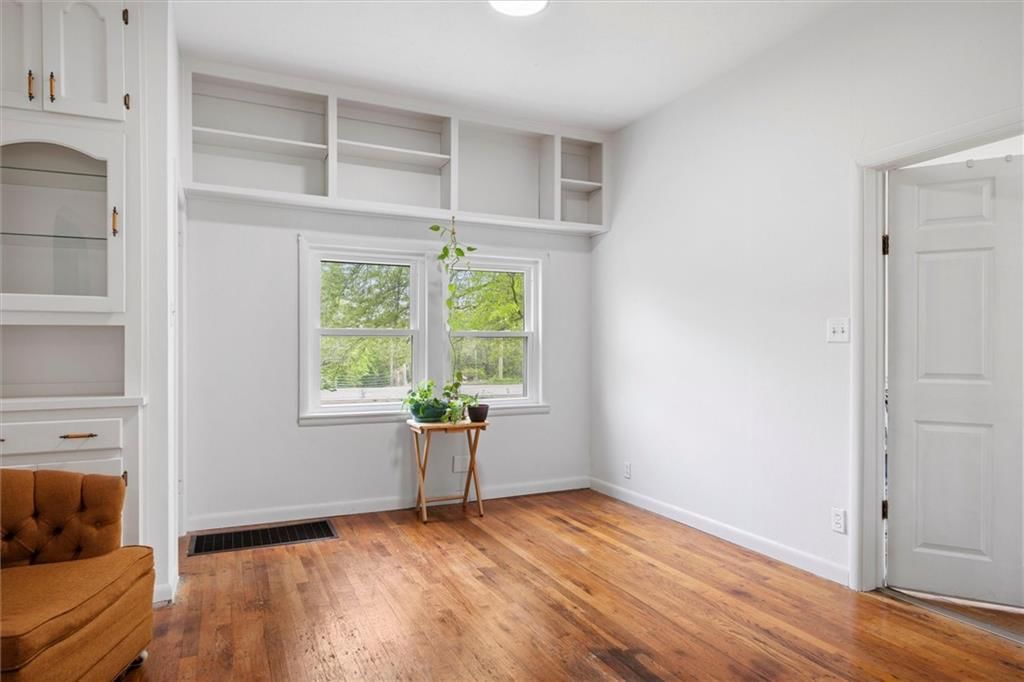 1011 N Cedar Street — photo 42