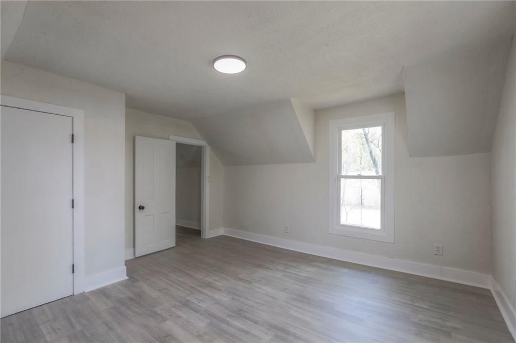 216 W 4th Street — photo 13