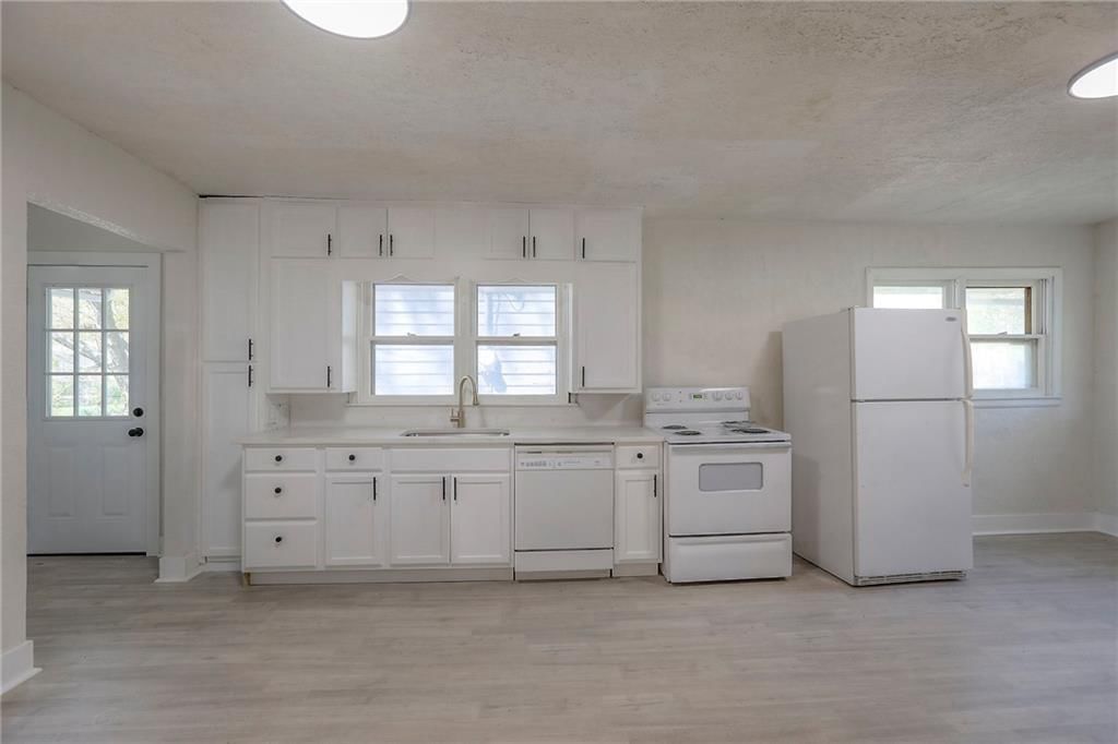 216 W 4th Street — photo 3