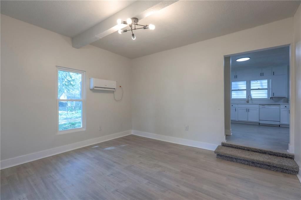216 W 4th Street — photo 22