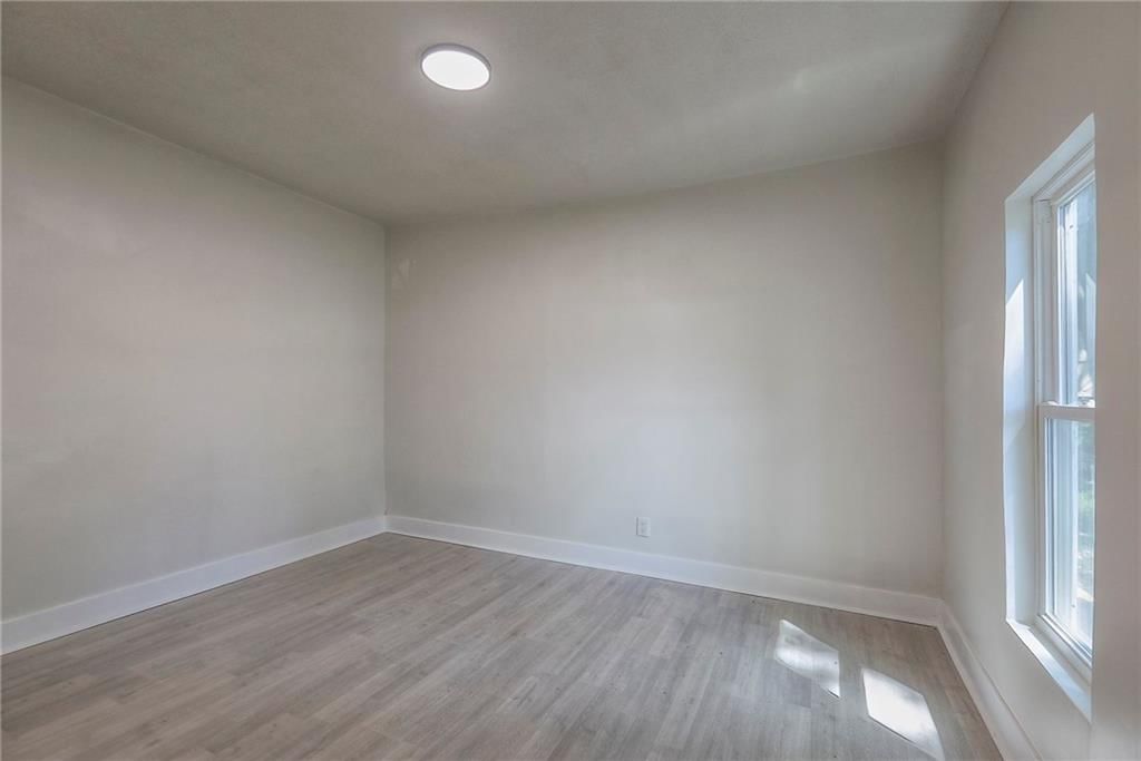 216 W 4th Street — photo 25