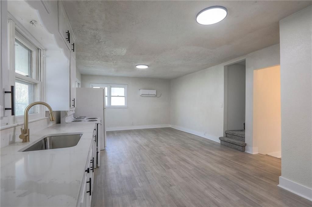 216 W 4th Street — photo 6