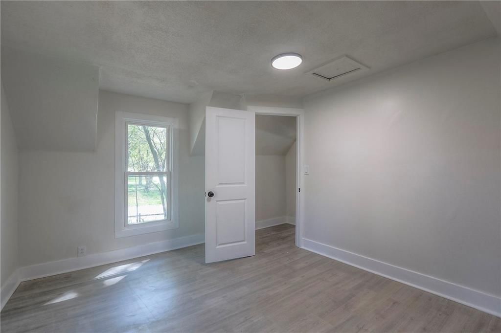 216 W 4th Street — photo 10