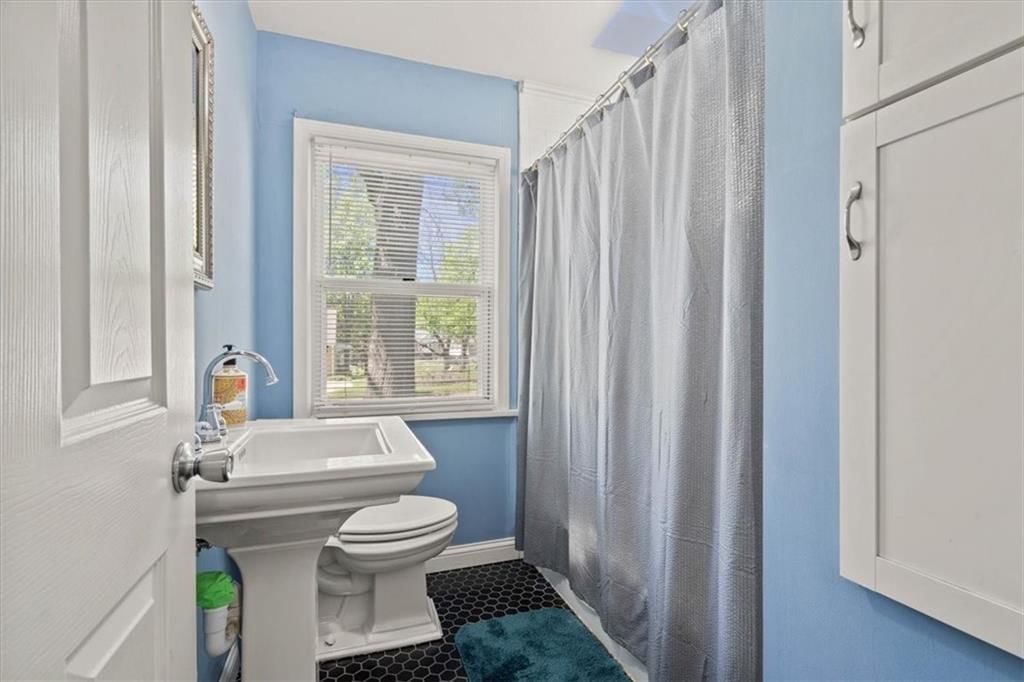 3803 Harvard Avenue — photo 11