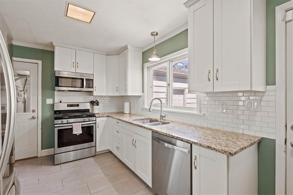 3803 Harvard Avenue — photo 8