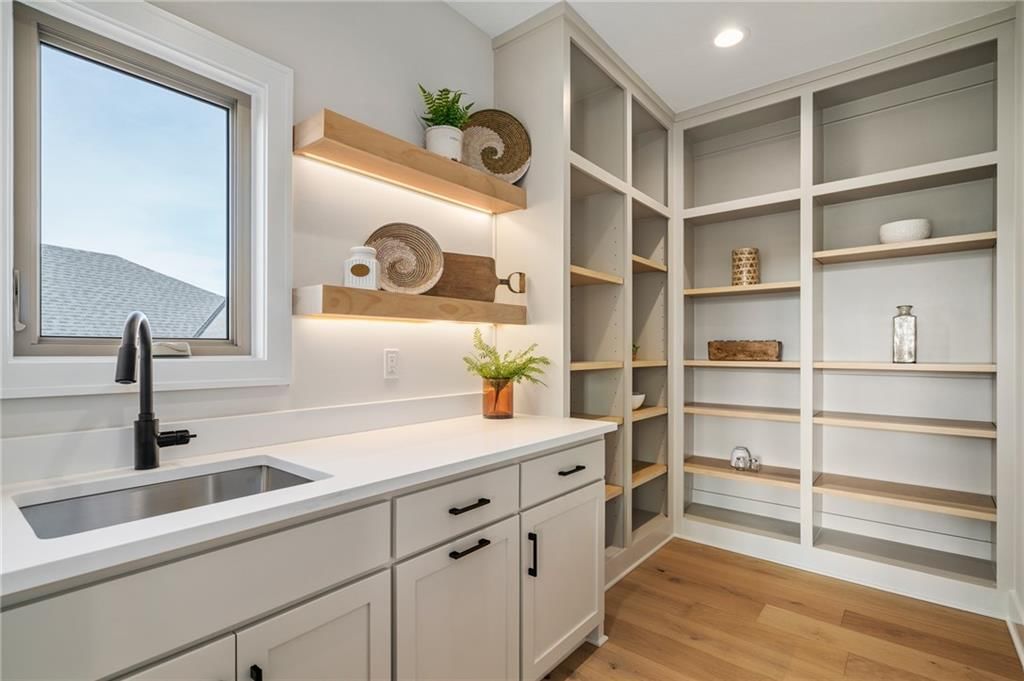 605 Hampstead Drive — photo 23