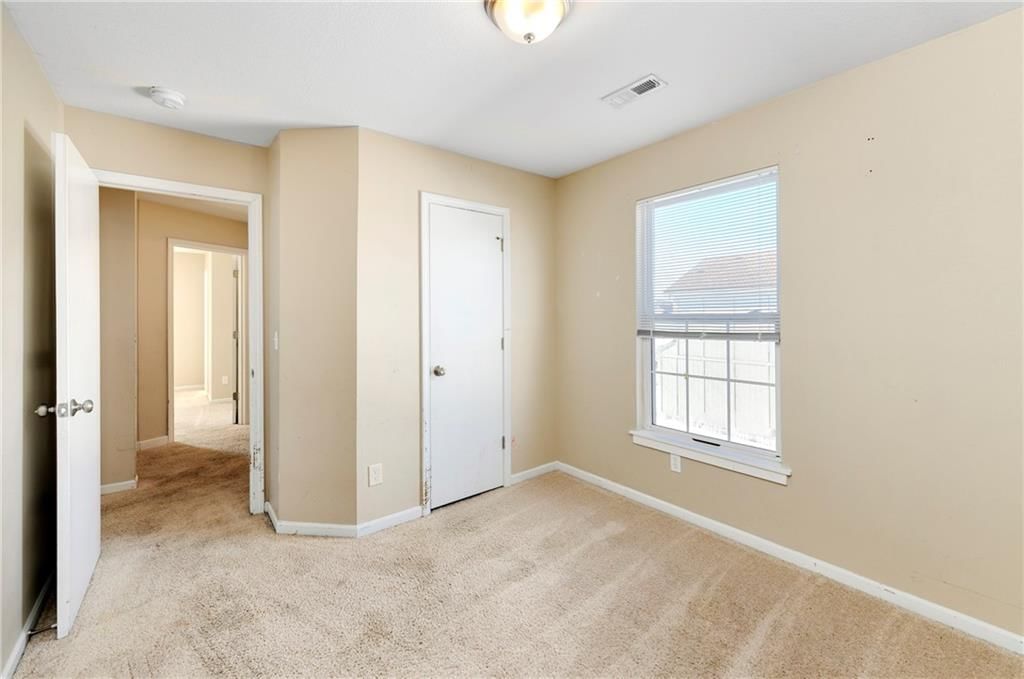 21541-21543 S PECULIAR Drive — photo 16