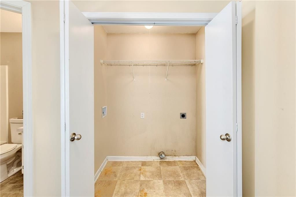21541-21543 S PECULIAR Drive — photo 18