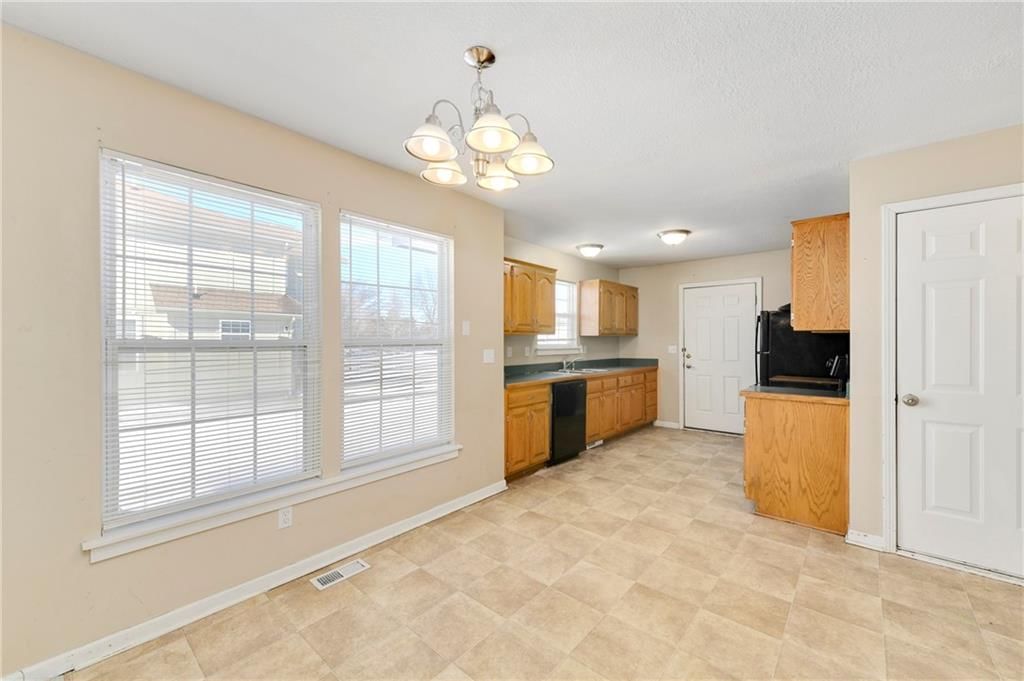 21541-21543 S PECULIAR Drive — photo 5