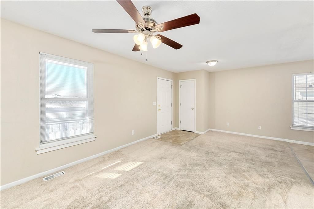 21541-21543 S PECULIAR Drive — photo 9