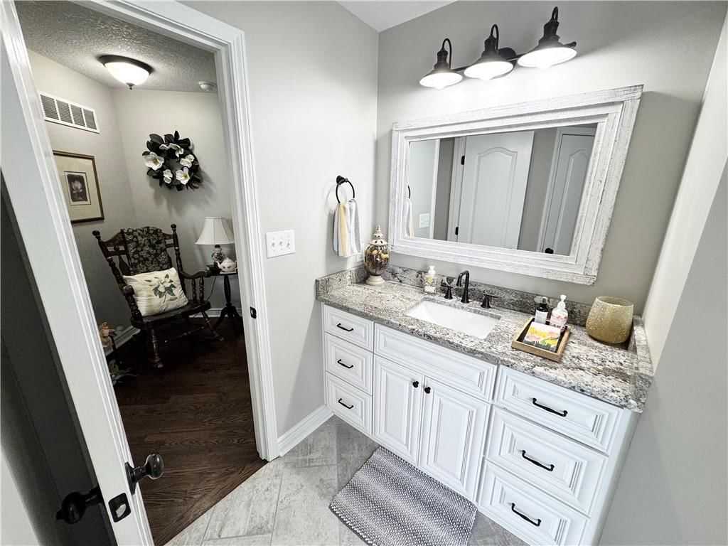 4387 SW Creekview Drive — photo 32
