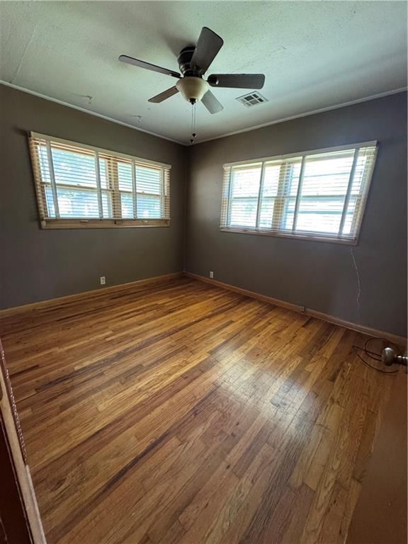 915 W 4th Street — photo 8