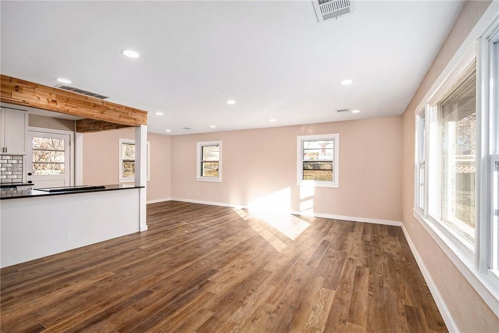 54 N Browning Street — photo 3