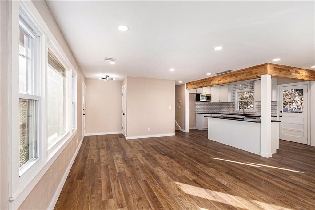 54 N Browning Street — photo 4