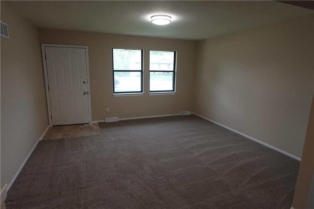 4724 N Oakley Avenue — photo 6