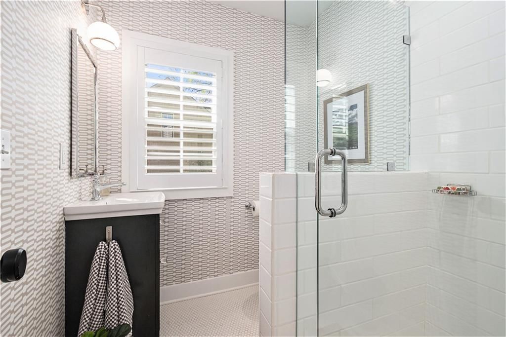 8025 Manor Road — photo 12