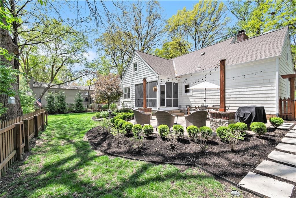 8025 Manor Road — photo 37
