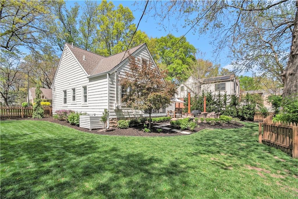 8025 Manor Road — photo 38