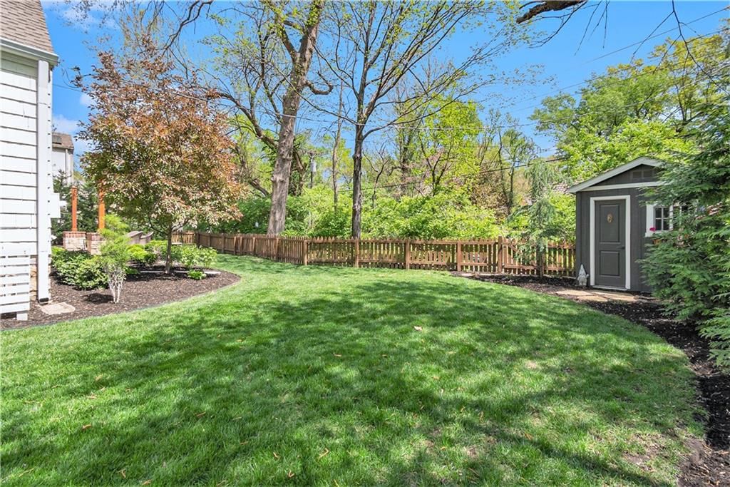 8025 Manor Road — photo 39