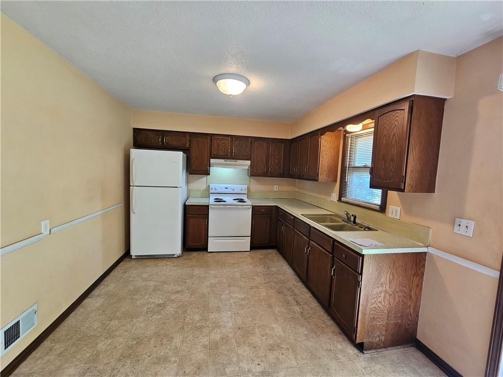 3018 S Downey Avenue — photo 9