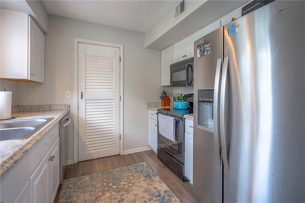 4320 Belleview Avenue — photo 11