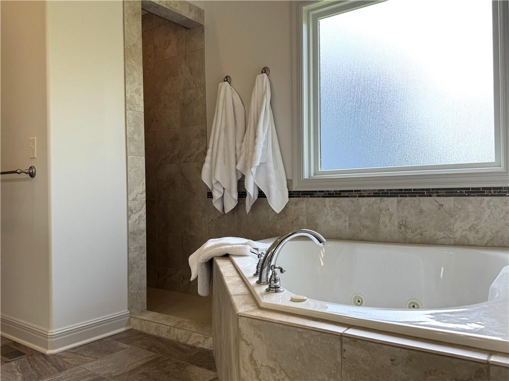 8400 Houston Street — photo 28