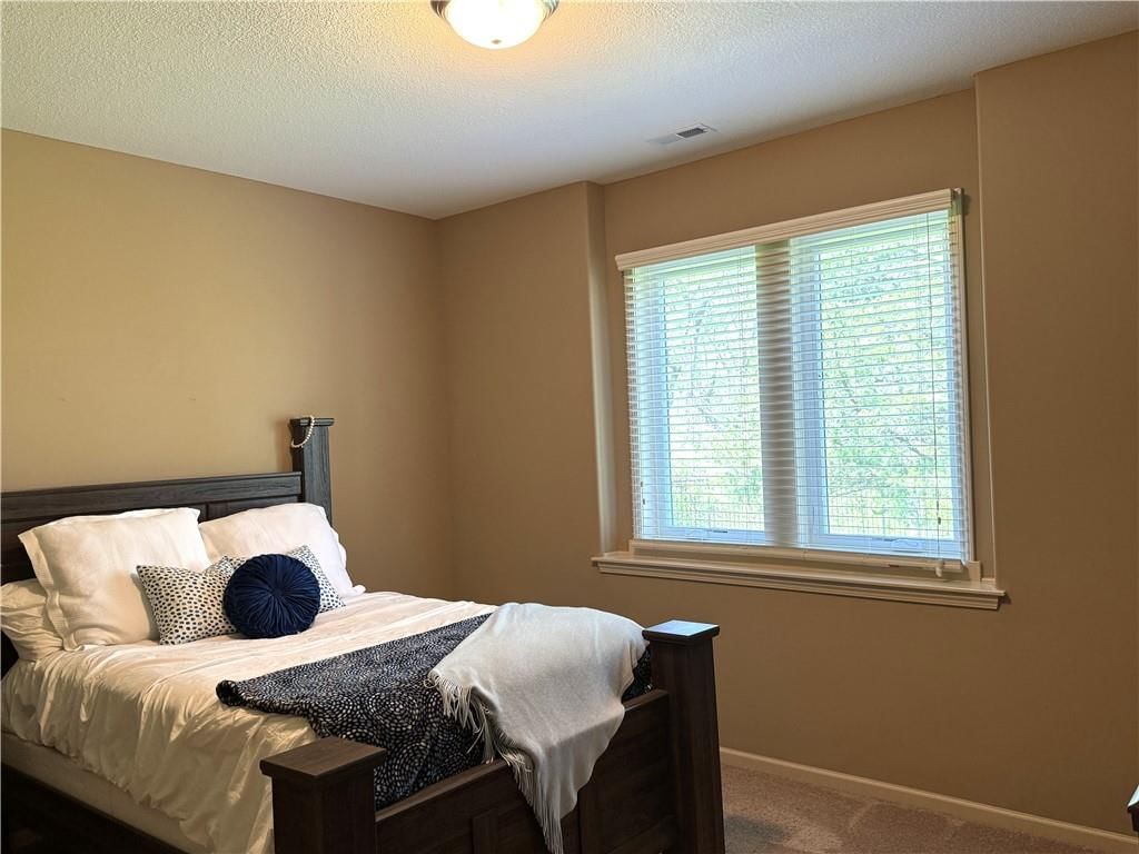 8400 Houston Street — photo 39