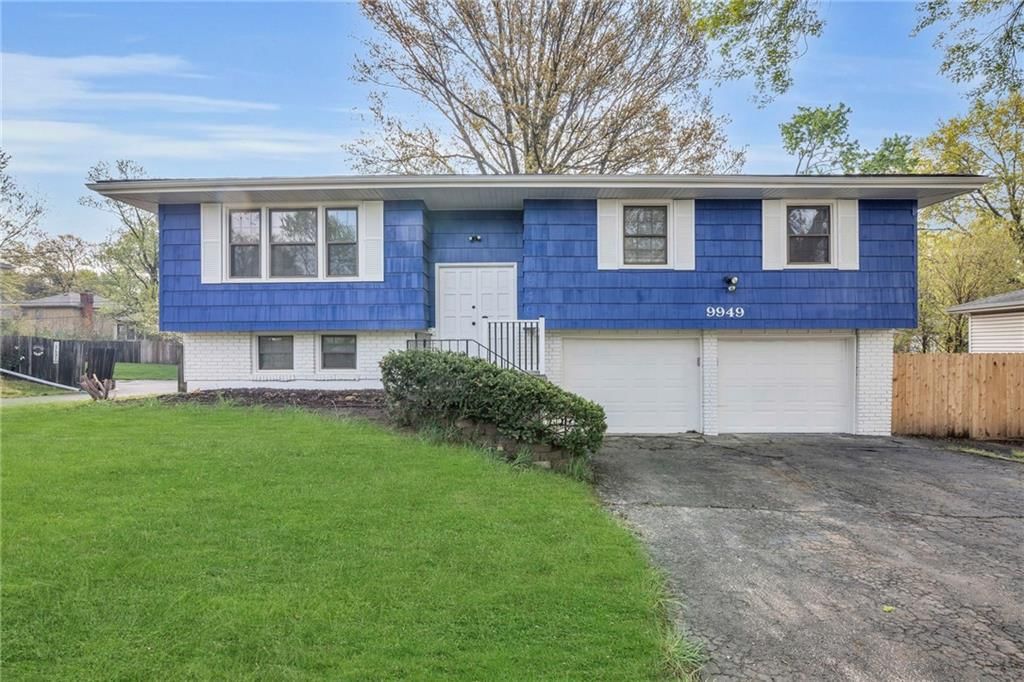 9949 Countryside Road, Lenexa, KS