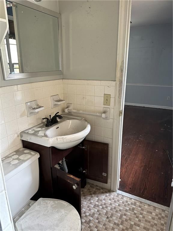 8838 Sleepy Hollow Road — photo 17