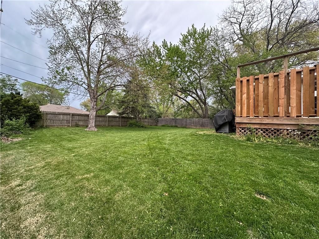 8838 Sleepy Hollow Road — photo 27