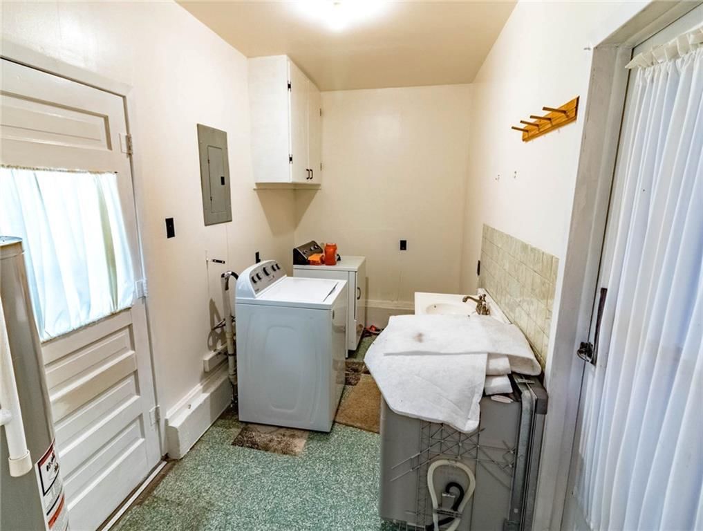 306 Montgomery Street — photo 16
