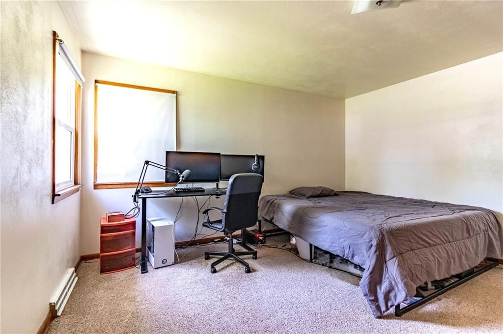 306 Montgomery Street — photo 18