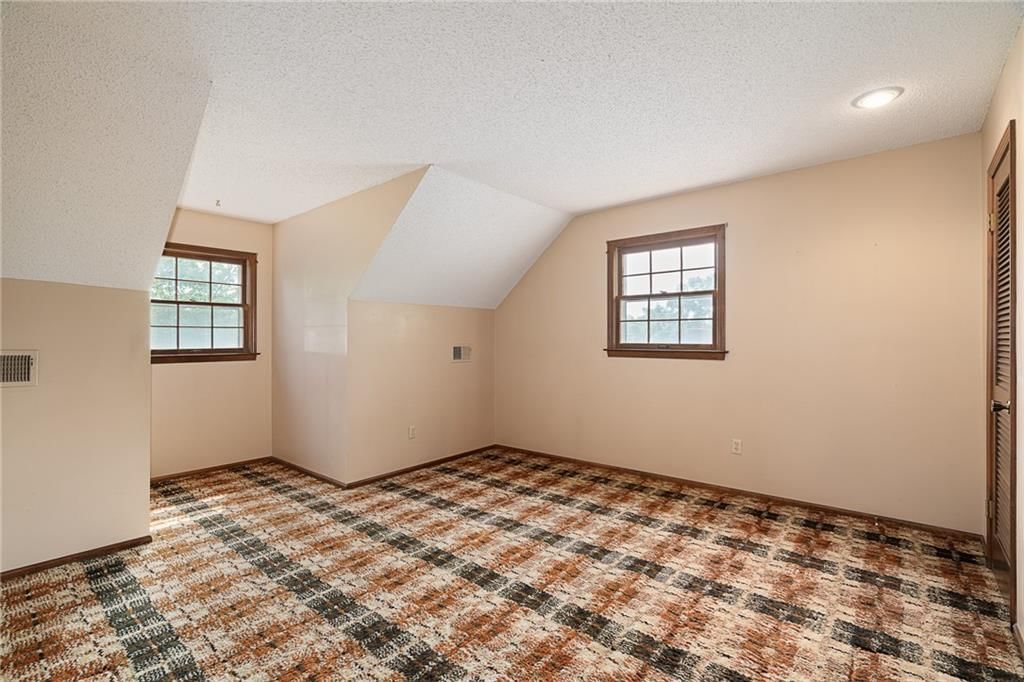 11631 Kenwood Avenue — photo 17