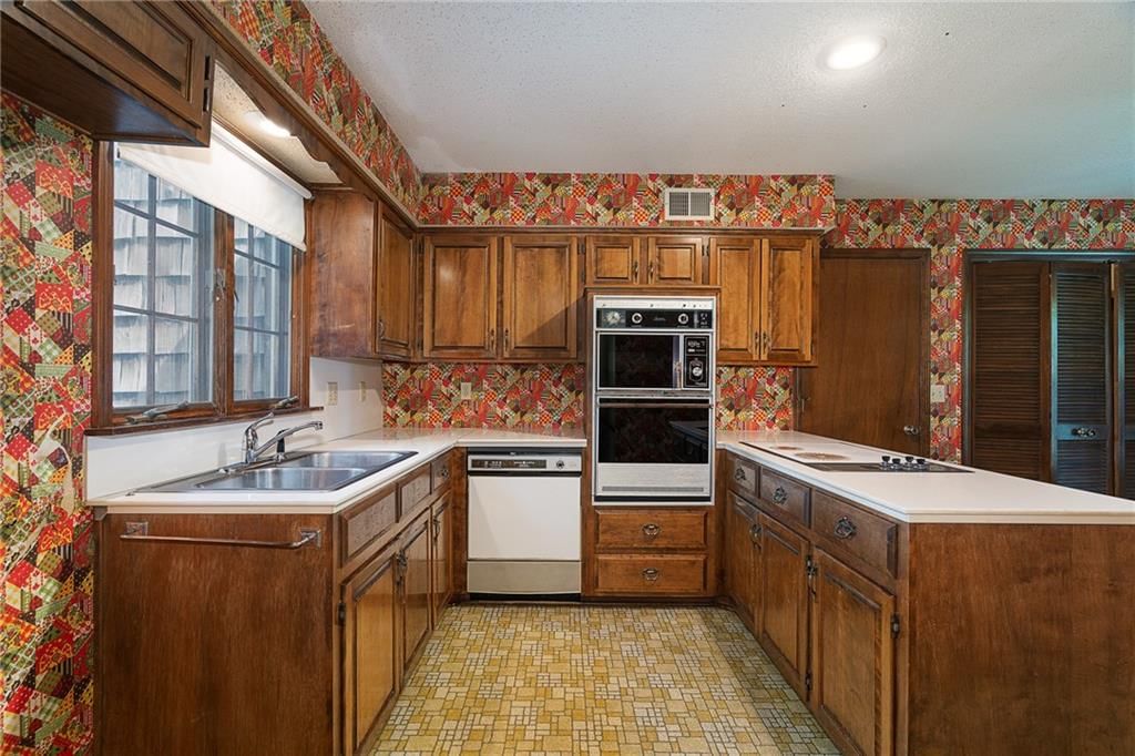 11631 Kenwood Avenue — photo 5