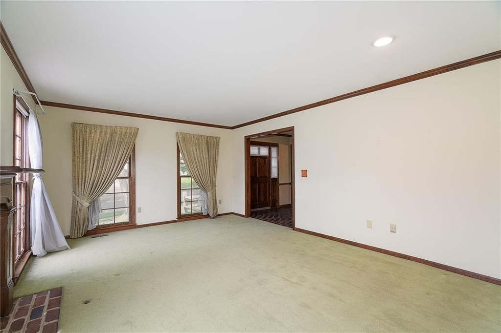 11631 Kenwood Avenue — photo 8