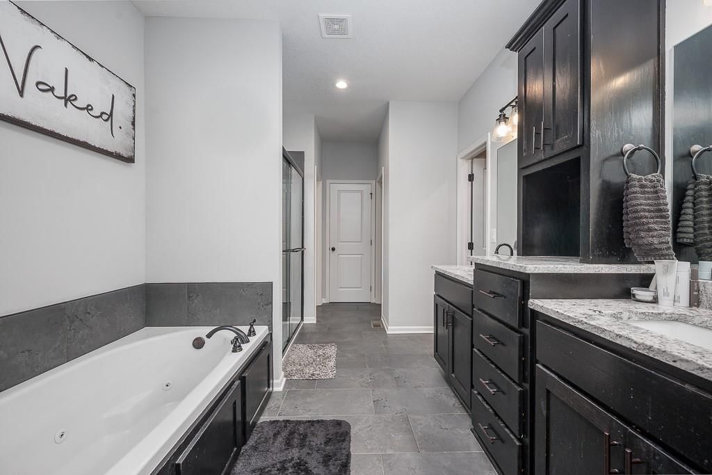 900 N Willow Court — photo 14