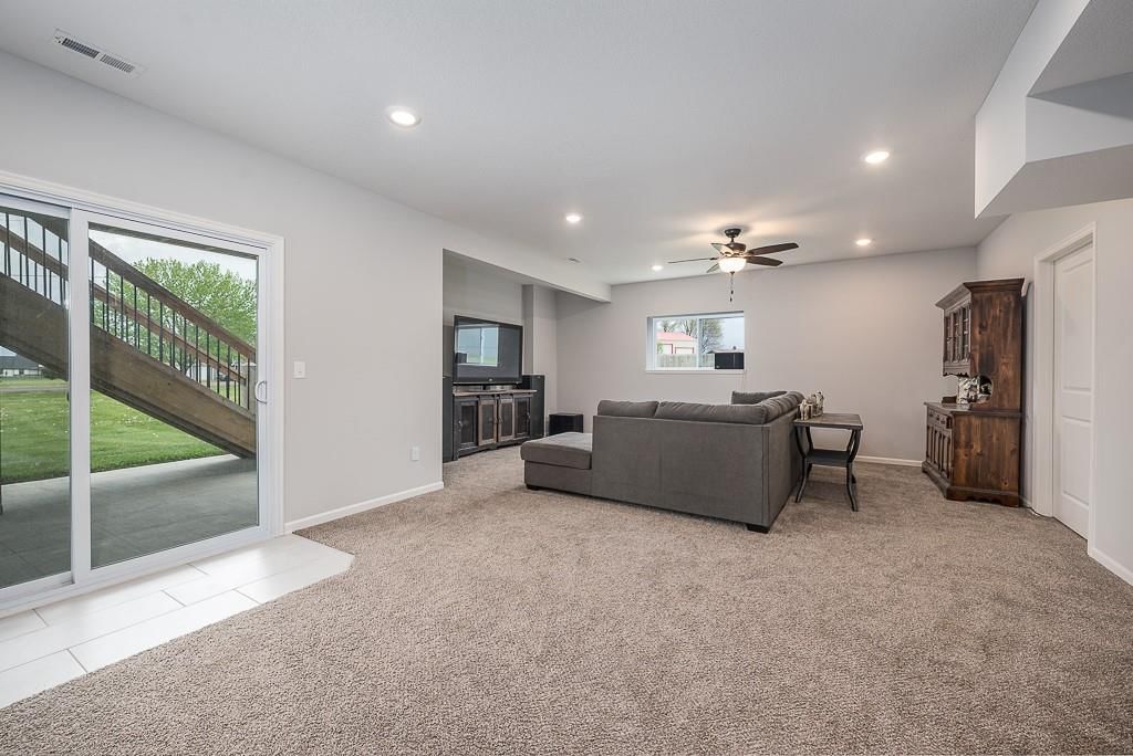 900 N Willow Court — photo 18