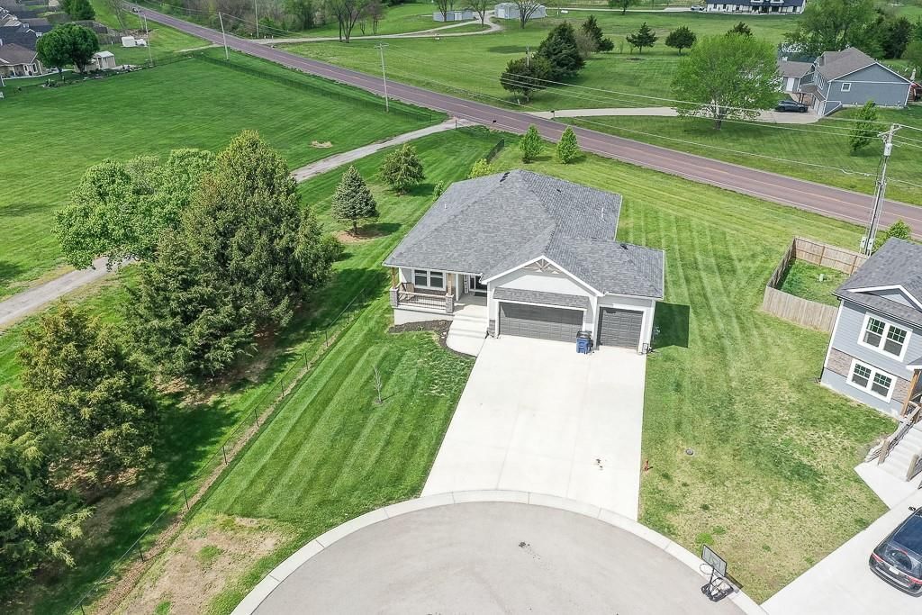 900 N Willow Court — photo 24