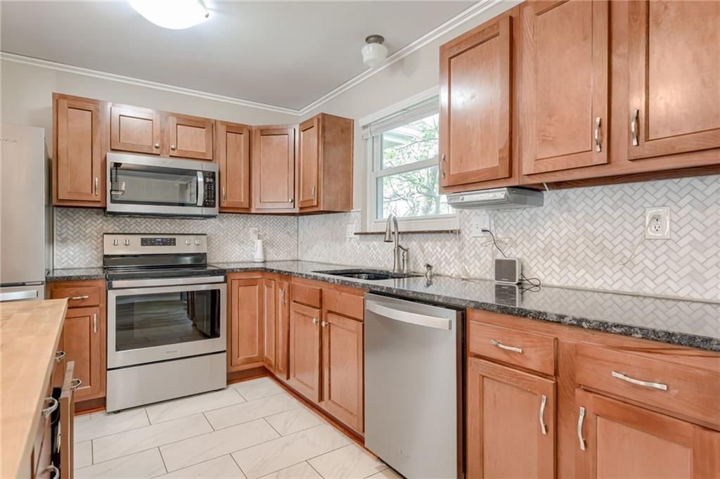 922 NW Valley Lane — photo 11