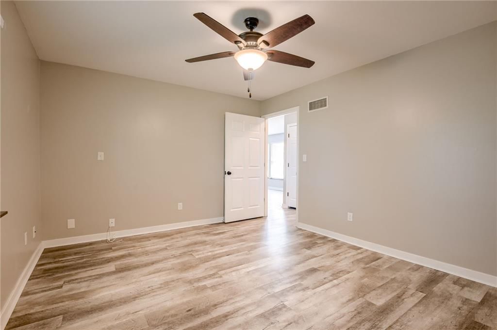 922 NW Valley Lane — photo 21