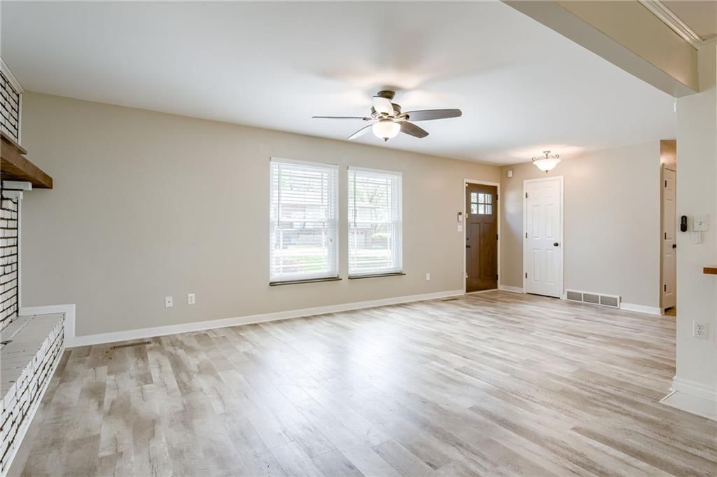 922 NW Valley Lane — photo 5