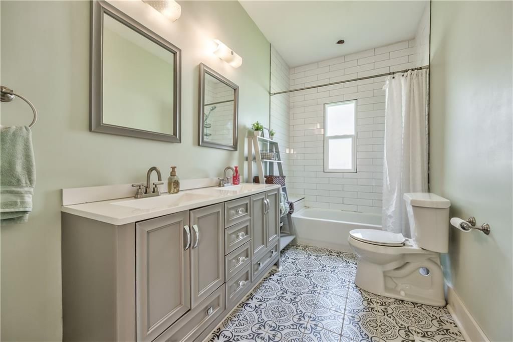 110 E Osage Street — photo 25