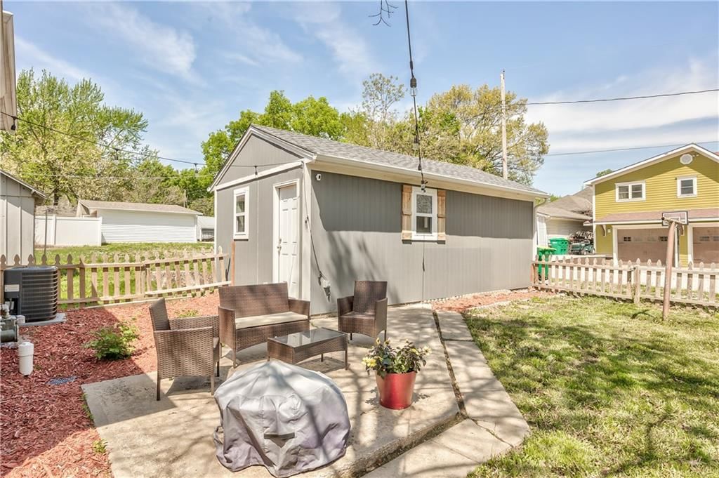 110 E Osage Street — photo 4