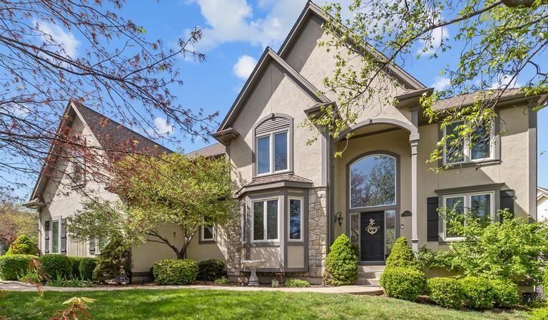 9314 W 146th Place, Overland Park, KS