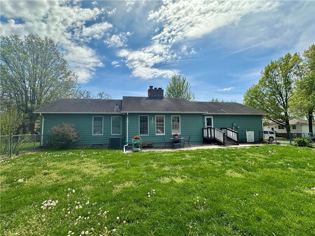 64 Walnut Way — photo 5