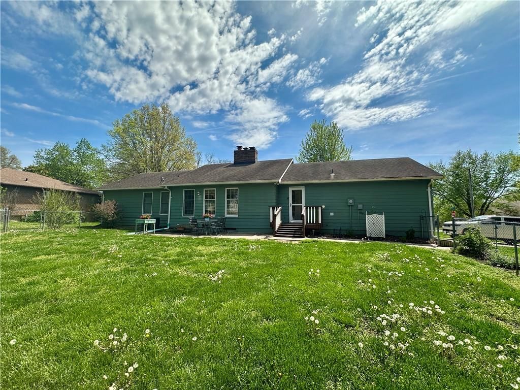 64 Walnut Way — photo 6
